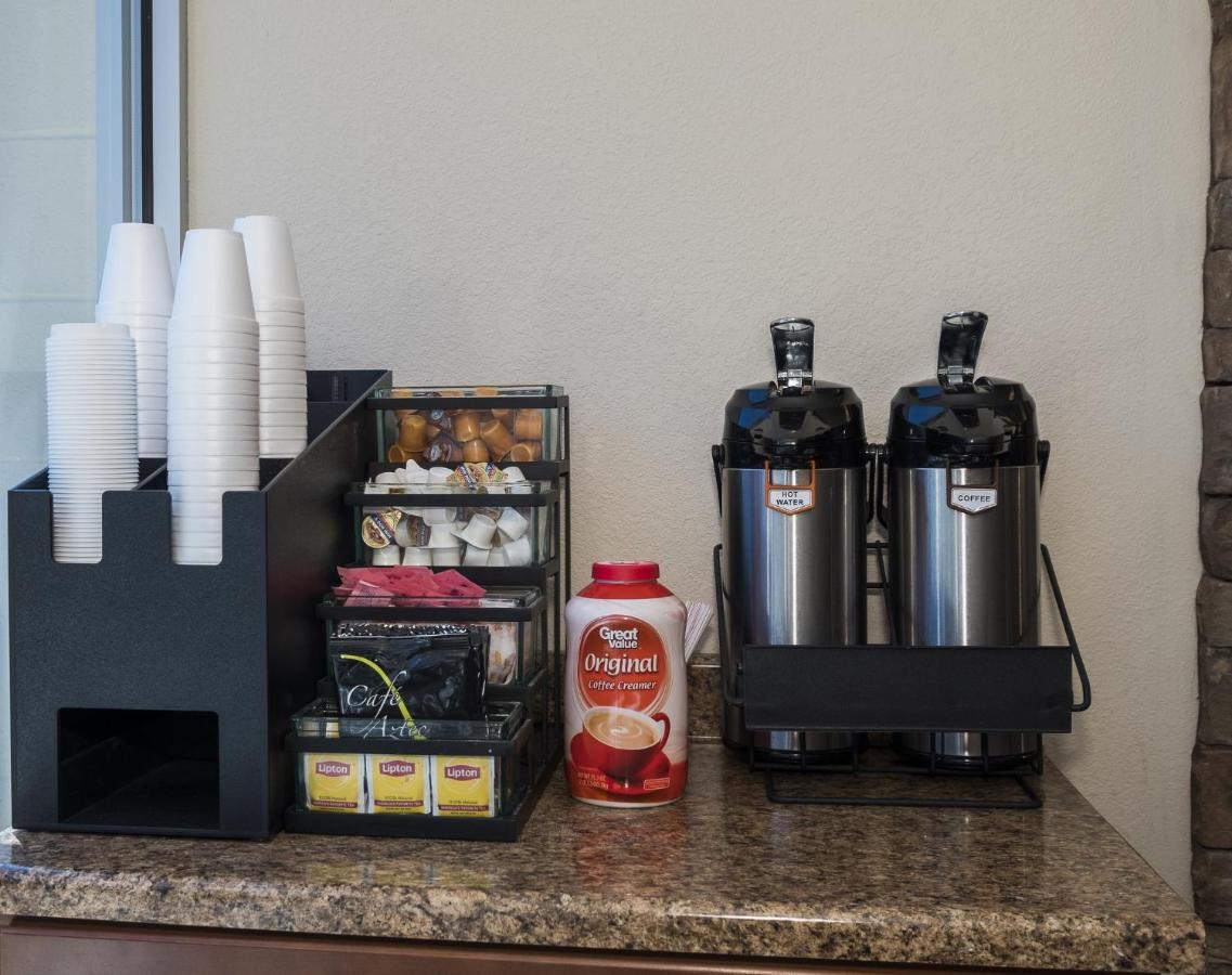 Red Roof Inn & Suites Brunswick I-95 Ngoại thất bức ảnh